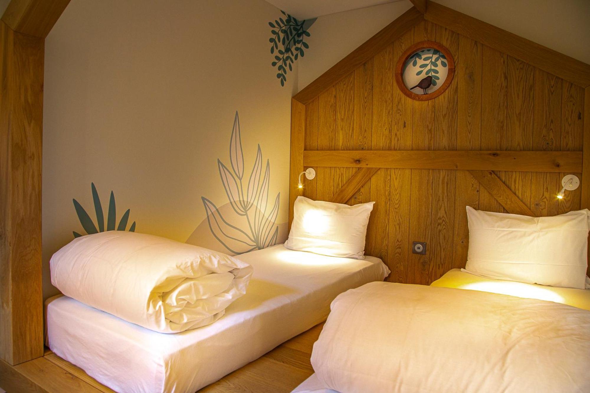 Hotel Ecolodgee Chasseneuil-du-Poitou Bagian luar foto