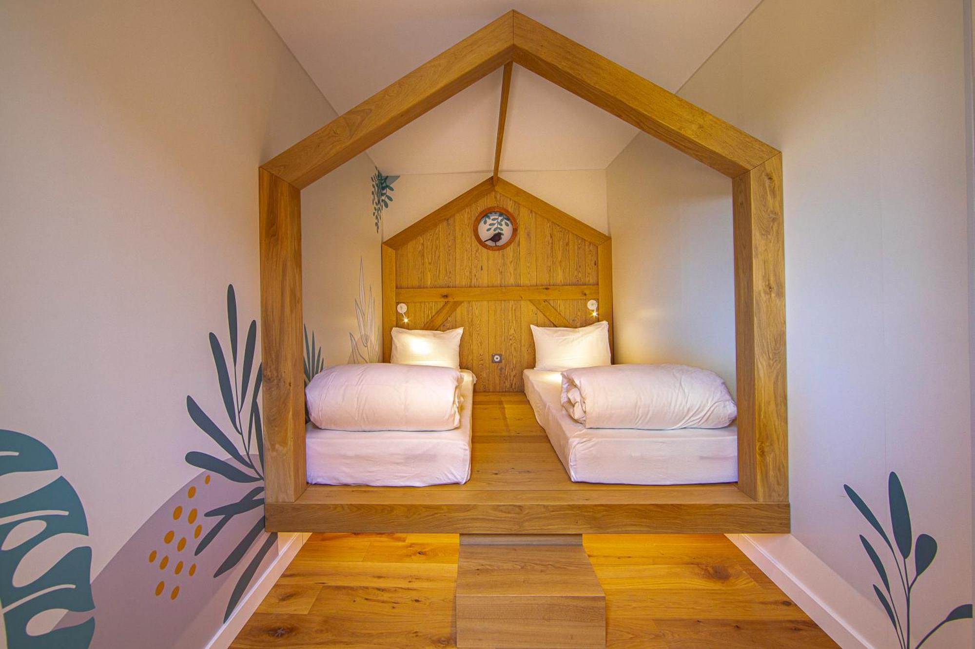 Hotel Ecolodgee Chasseneuil-du-Poitou Bagian luar foto